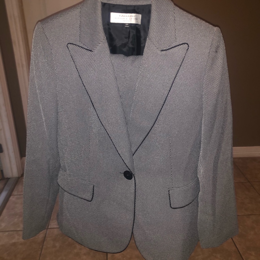 Tahari Pantsuit